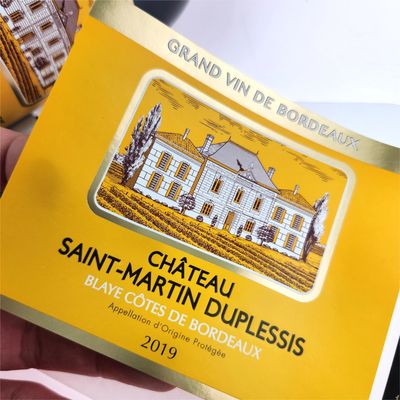 Bon prix Taille personnalisée Étiquettes auto-adhésives en feuille d'or Étiquettes de vin étanches et brillantes en ligne