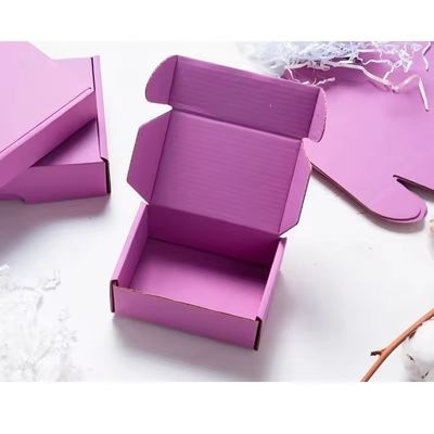 Bon prix Boîte d'emballage cosmétique imprimée Texturé en relief en feuille d'or Stamping Emballage cosmétique sur mesure en ligne