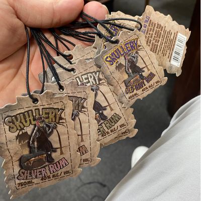 Bon prix Impression Nom Logo Papier Vêtement étiquette de collier Étiquettes de vêtement étiquette de collier avec ficelle en ligne